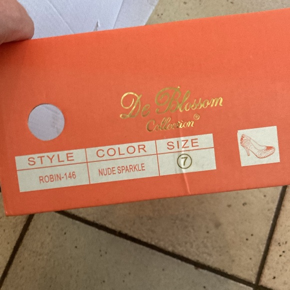 De Blossom Collection, gold size 7 - Picture 14 of 15